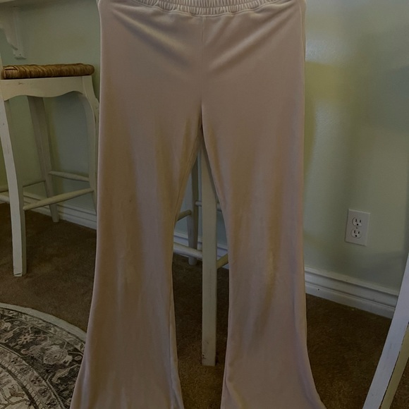 Hollister velour wide lag sweat suit - Picture 2 of 5